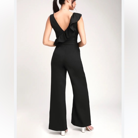 - NWT LULUS Black sleeveless Romper size M - Picture 1 of 12